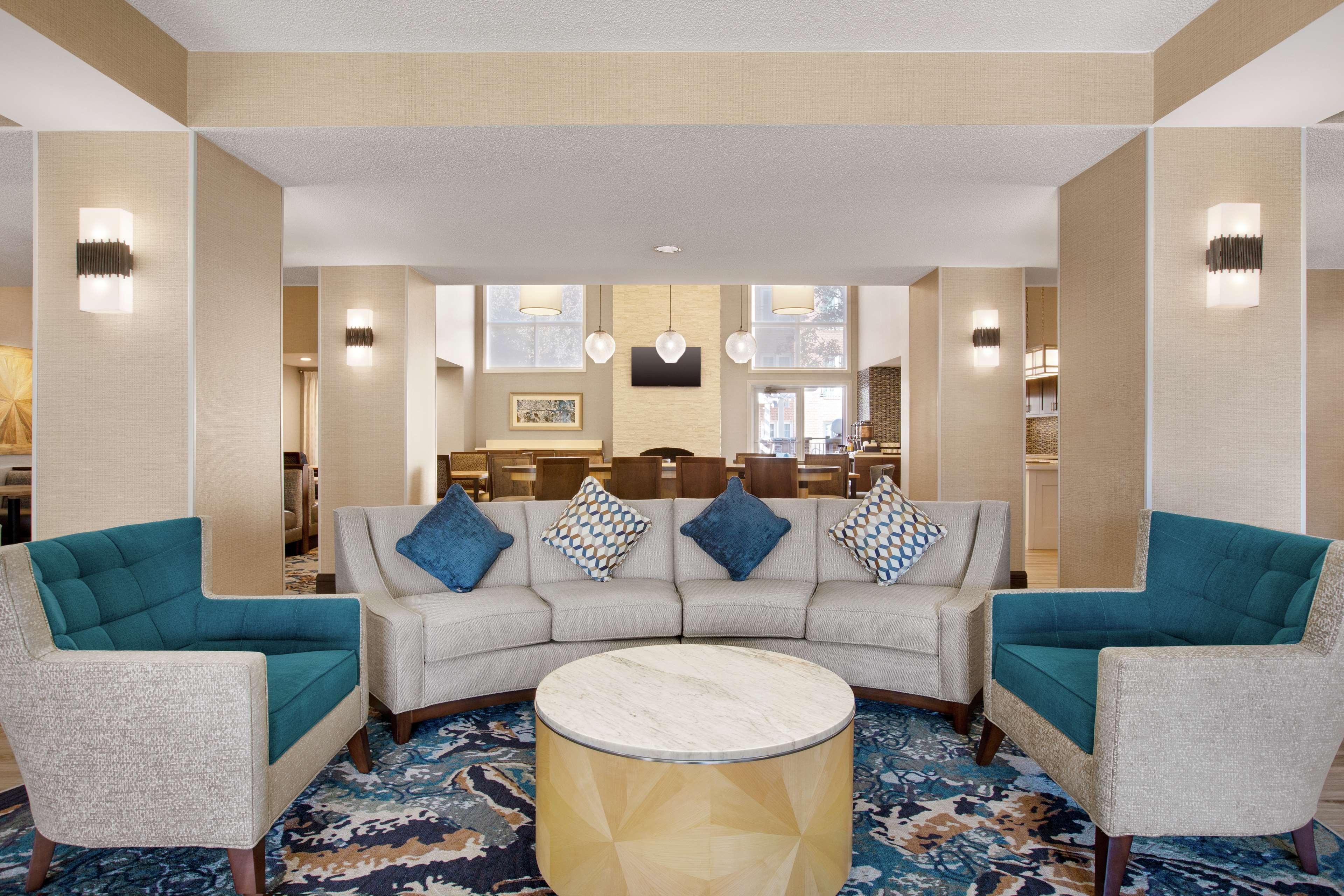 Hotel Homewood By Hilton Kansas Airport