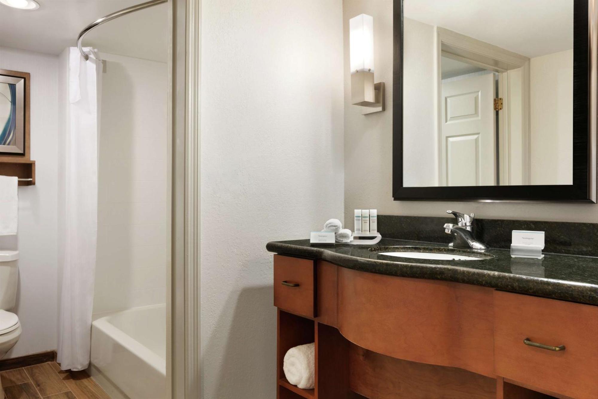 Homewood By Hilton Kansas Airport Hotel