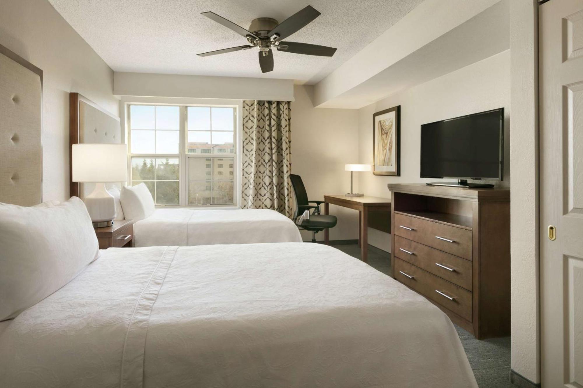 Hotel Homewood By Hilton Kansas Airport 3*