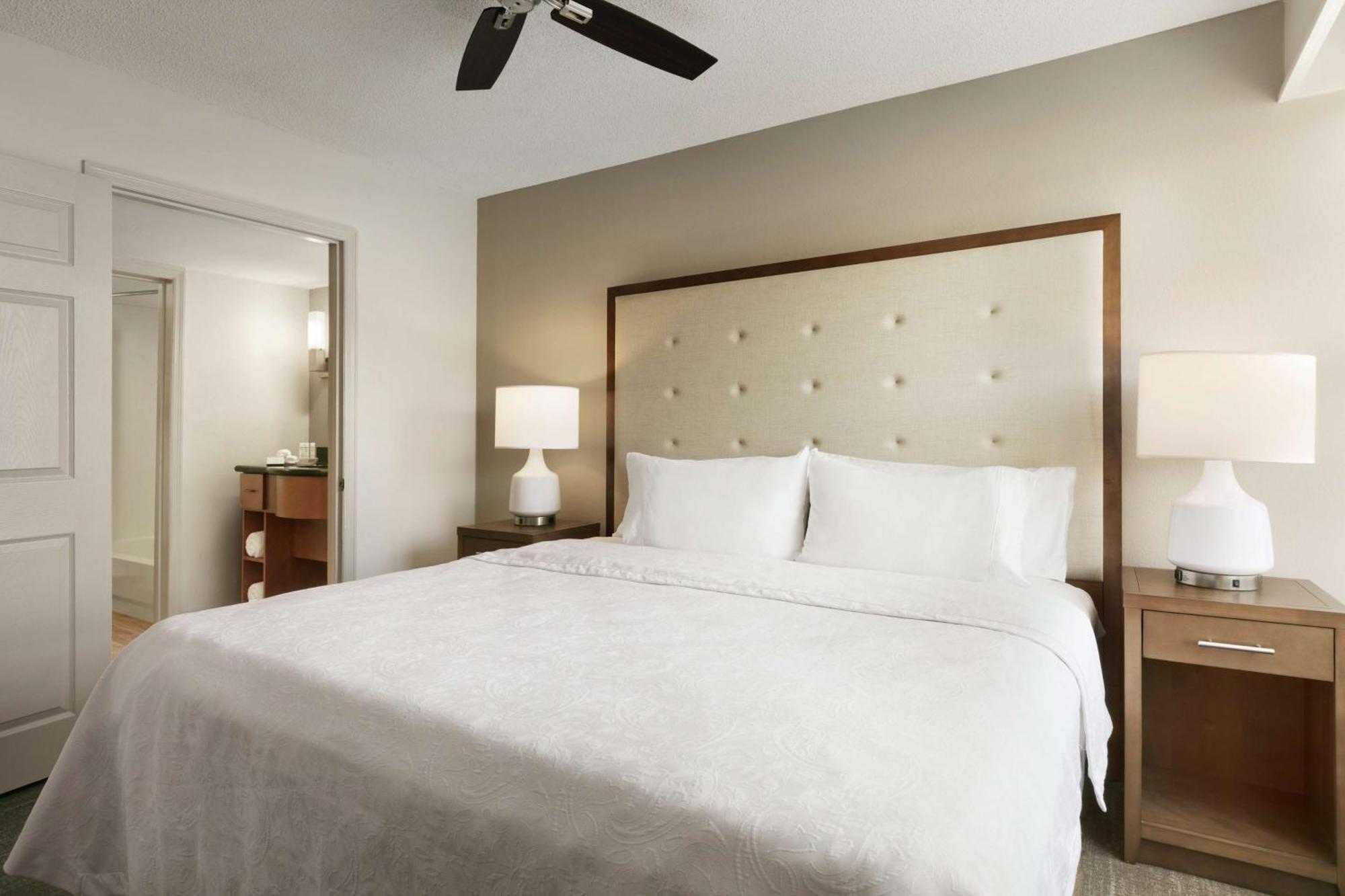 Homewood By Hilton Kansas Airport