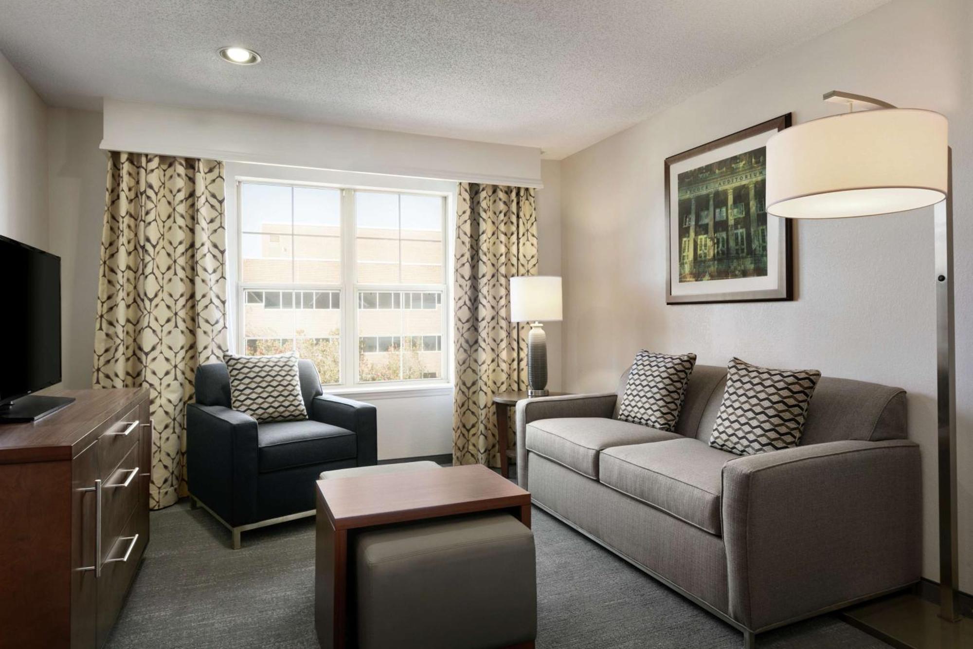 Hotel Homewood By Hilton Kansas Airport Kansas City