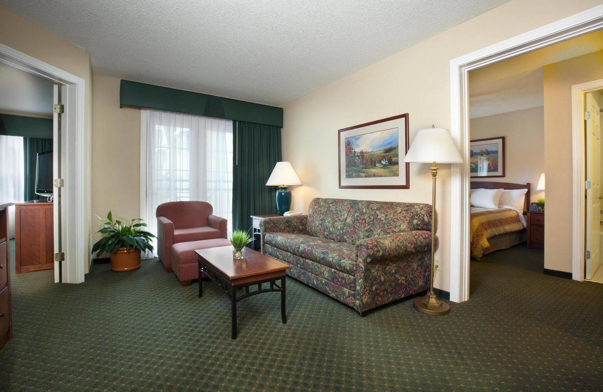 Hotel Homewood By Hilton Kansas Airport