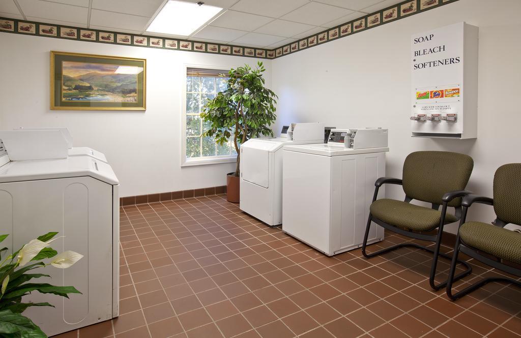 Hotel Homewood By Hilton Kansas Airport
